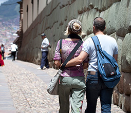 Tourists in Hatun Rumiyoc Street.jpg